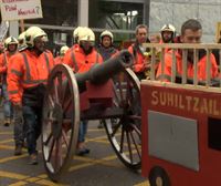 Los bomberos de Bilbao salen a la calle para reclamar una mejora del servicio
