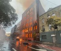 Un incendio provoca el colapso de una fábrica abandonada en el centro de Sídney
