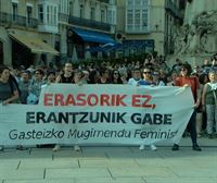 Concentración en Vitoria-Gasteiz para condenar el asesinato machista ocurrido el domingo