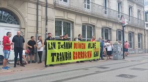 Protesta de los trabajadores del tranvía de Vitoria-Gasteiz.