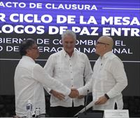 Gobierno colombiano y ELN pactan un alto el fuego bilateral, y Petro pone fecha al final del conflicto