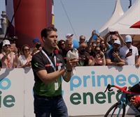 Minuto de silencio por Gino Mäder al comienzo de la 7ª etapa de la Vuelta a Suiza