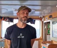 Simón Vidal, capitán del Aita Mari, explica la situación que viven a bordo tras no poder atracar todavía