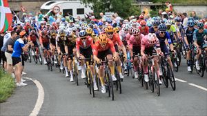 2023ko Frantziako Tourreko lehen etapako pelotoia. Argazkia: EFE