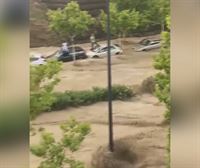 Una fuerte tromba de agua obliga a rescatar a decenas de personas atrapadas en sus coches en Zaragoza