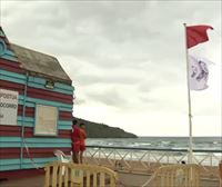 Bandera roja en La Concha y en La Arena, tras registrarse sendas picaduras de carabelas portuguesas