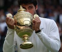 Carlos Alcarazek Djokovic garaitu eta bere lehen Wimbledon txapelketa irabazi du
