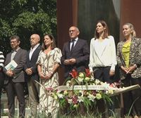 Ofrenda floral en Vitoria-Gasteiz en homenaje a Miguel Ángel Blanco