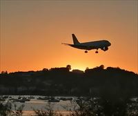 Más de 500 vuelos previstos para este fin de semana en los aeropuertos de Euskal Herria