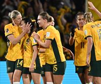 Australia jugará los cuartos del Mundial tras eliminar a Dinamarca (2-0)