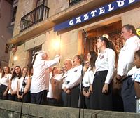 El coro de Gaztelubide ha interpretado el tradicional ''Festara!'' para dar inicio al día de La Virgen