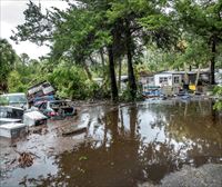 Idalia urakanak bi hildako utzi ditu Floridan