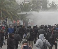 Incidentes entre manifestantes y Policía en Chile en la marcha en memoria de las víctimas de la dictadura