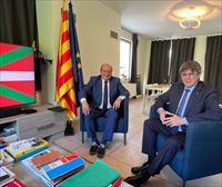 Ortuzar y Puigdemont se reúnen en Waterloo para analizar el papel clave de PNV y Junts en la investidura