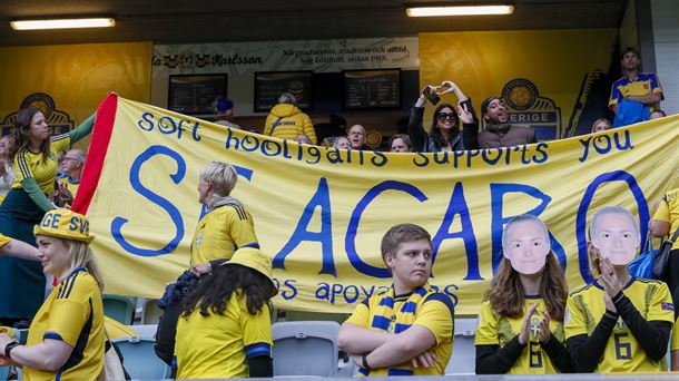 Pancarta de la afición sueca. Foto: EFE