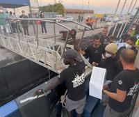 El Aita Mari llega a Nápoles, donde han desembarcado 69 personas rescatadas en el Mediterráneo