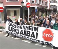 Urdaibaiko Guggenheim museoaren aurkako manifestazio zaratatsua  egin dute gaur arratsaldean Gernikan
