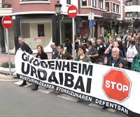 Ruidosa manifestación contra el Guggenheim de Urdaibai en Gernika