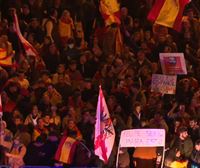 Mila pertsona baino gehiago bildu dira Ferraz kalean, hamargarren gauez, PSOEren aurkako protestetan