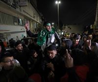 Hamasek emandako bahituen zerrendaren gaineko eztabaida piztu du Israelek