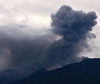 11 alpinista hil eta 12 desagertu dira Indonesian, sumendi baten erupzioaren ondorioz