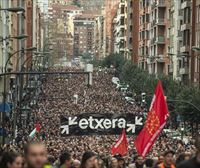 La manifestación anual de Sare toma las calles del centro de Bilbao